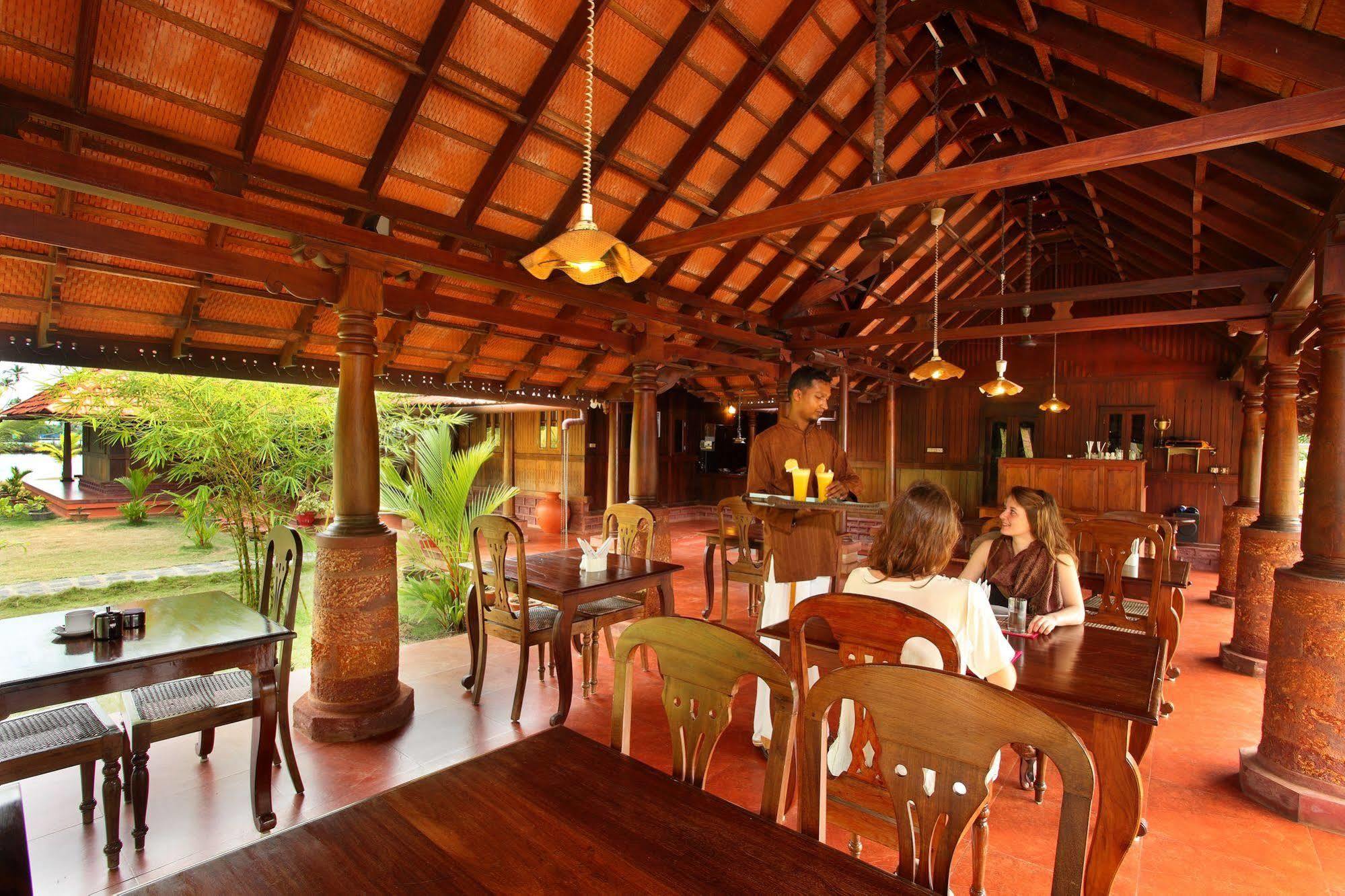 Kondai Lip Backwater Heritage Resort Kochi Exterior photo