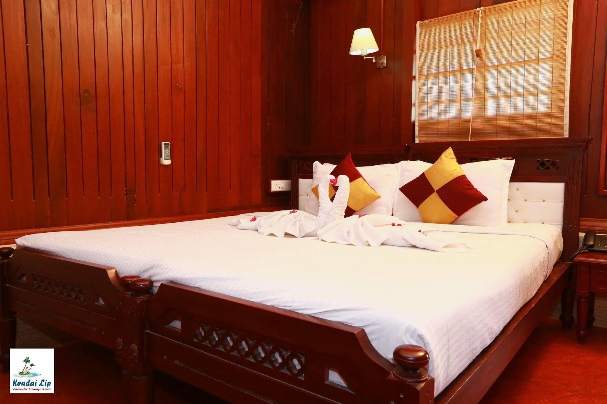 Kondai Lip Backwater Heritage Resort Kochi Exterior photo