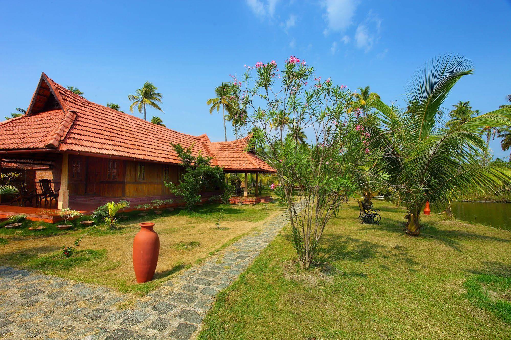 Kondai Lip Backwater Heritage Resort Kochi Exterior photo