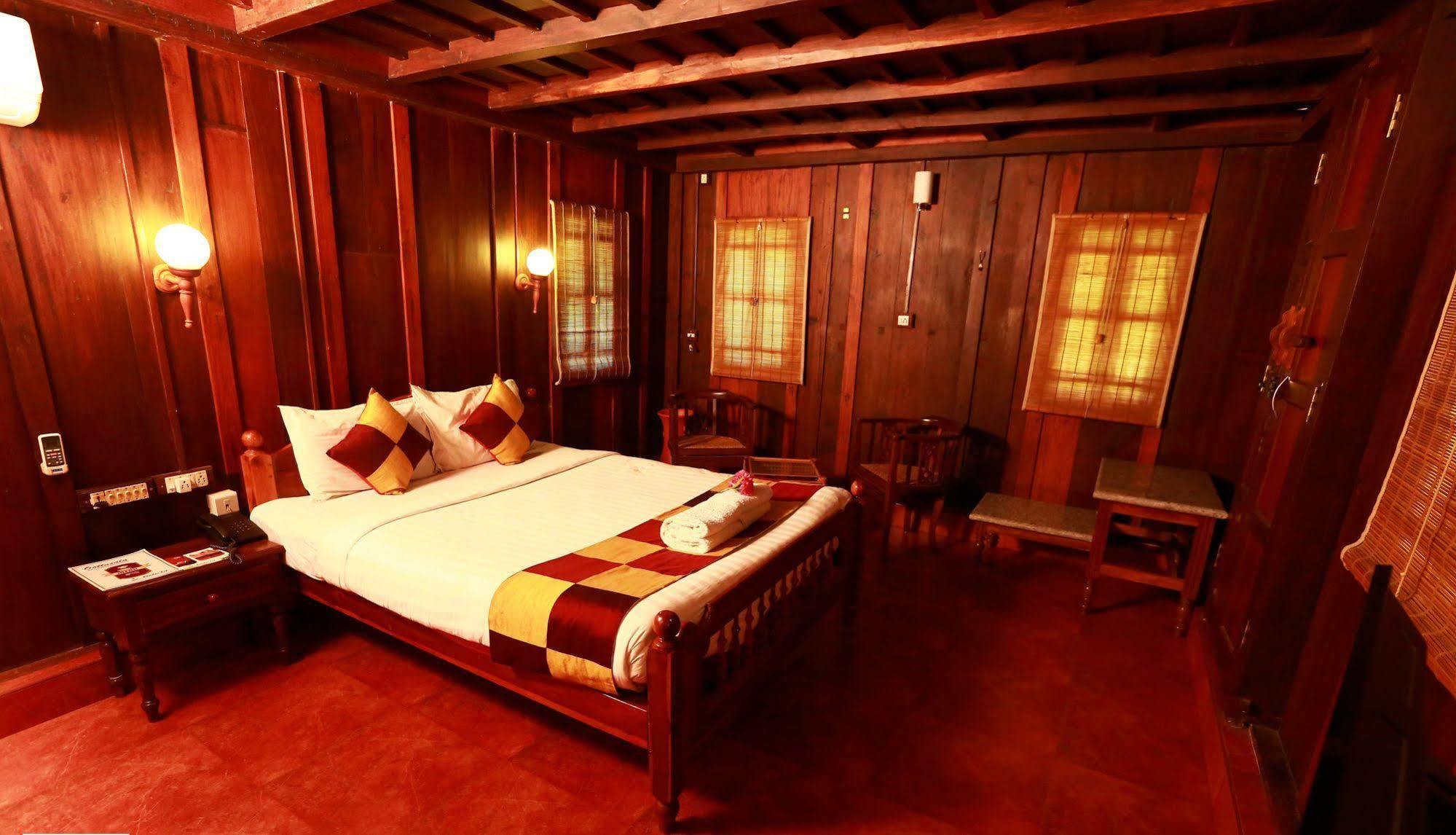 Kondai Lip Backwater Heritage Resort Kochi Exterior photo