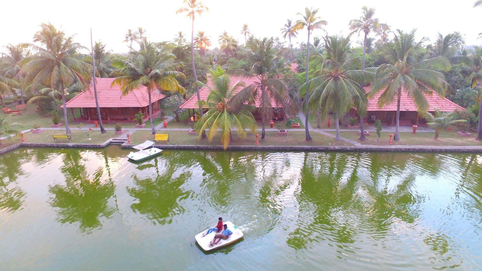 Kondai Lip Backwater Heritage Resort Kochi Exterior photo