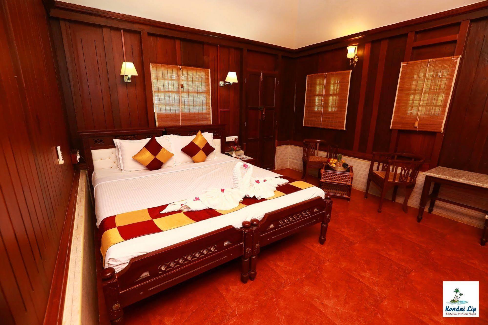 Kondai Lip Backwater Heritage Resort Kochi Exterior photo